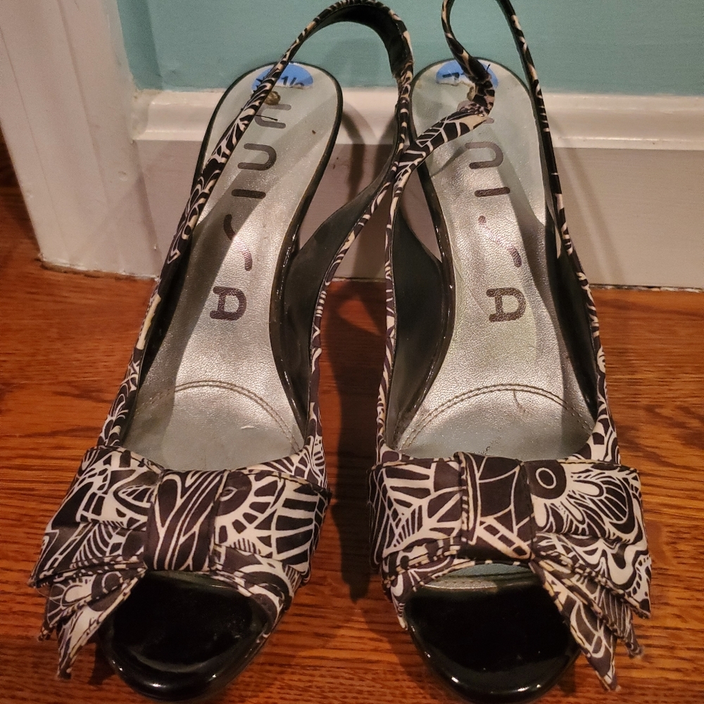 Unisa Black and White Floral heels